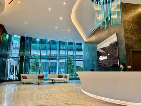 1000 Brickell Plz, Miami, FL 33131