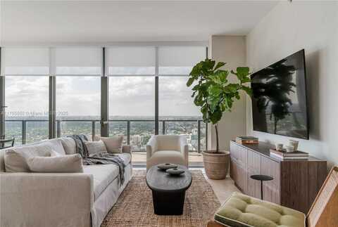 88 SW 7th St, Miami, FL 33130