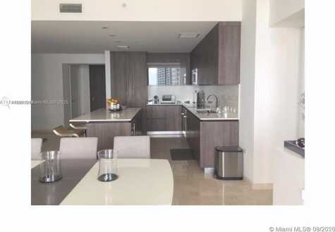68 SE 6th St, Miami, FL 33131