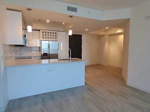 999 SW 1st Ave, Miami, FL 33130