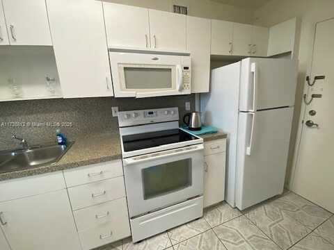 100 Lincoln Rd, Miami Beach, FL 33139