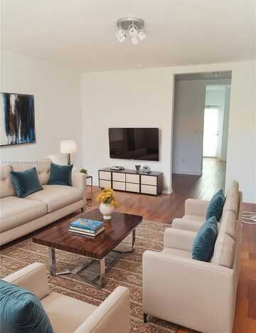 745 13th St, Miami Beach, FL 33139