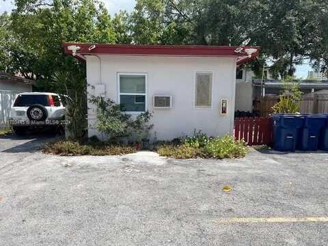 922 NW 2nd St, Miami, FL 33128