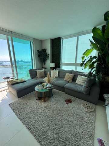 1900 N Bayshore Dr, Miami, FL 33132