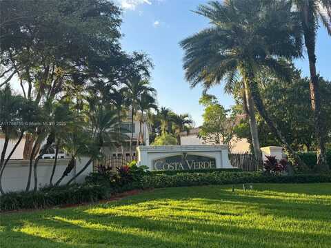 3198 NW 98th Ct, Doral, FL 33172