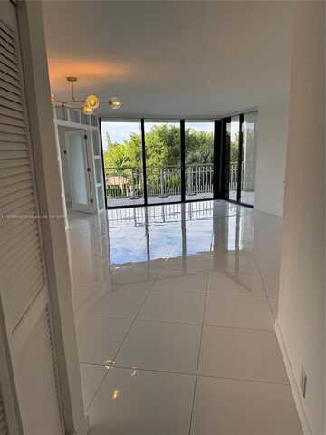 4000 Towerside Ter, Miami, FL 33138