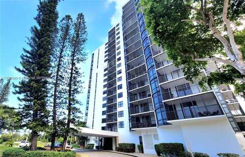20100 W Country Club Dr, Aventura, FL 33180