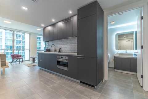 227 NE 2nd St, Miami, FL 33132