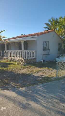 881 SE 8th St, Hialeah, FL 33010