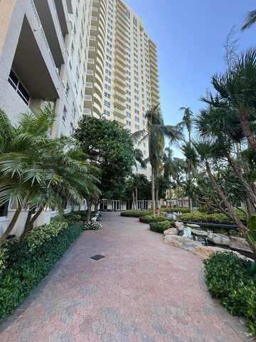 19501 W country club dr, Aventura, FL 33180
