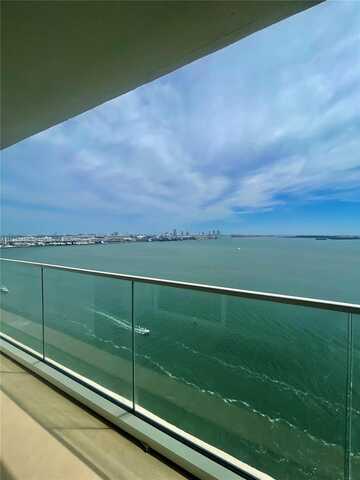 800 Claughton Island Dr, Miami, FL 33131