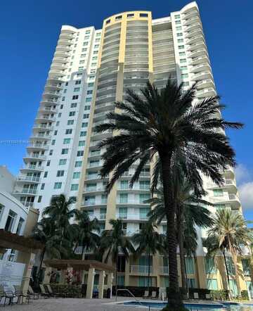 1745 E Hallandale Beach Blvd, Hallandale Beach, FL 33009