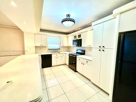 2780 NE 183rd St, Aventura, FL 33160