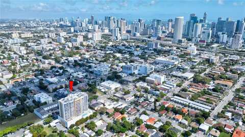 900 SW 8th St, Miami, FL 33130