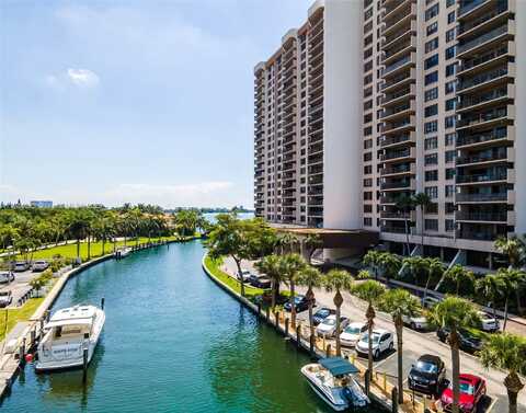 1800 NE 114th St, Miami, FL 33181