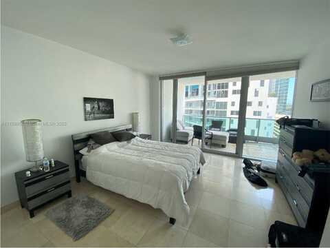 1331 BRICKELL BAY DR, Miami, FL 33131
