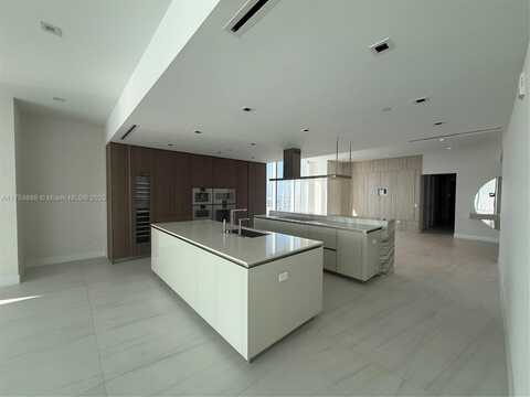 18501 Collins Ave, Sunny Isles Beach, FL 33160