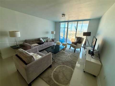 2780 NE 183rd St, Aventura, FL 33160