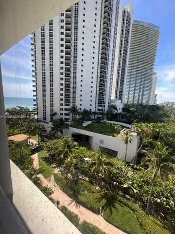 19201 Collins Ave, Sunny Isles Beach, FL 33160