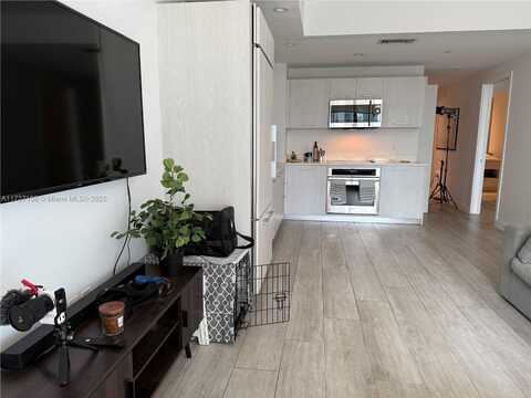 45 SW 9th St, Miami, FL 33130