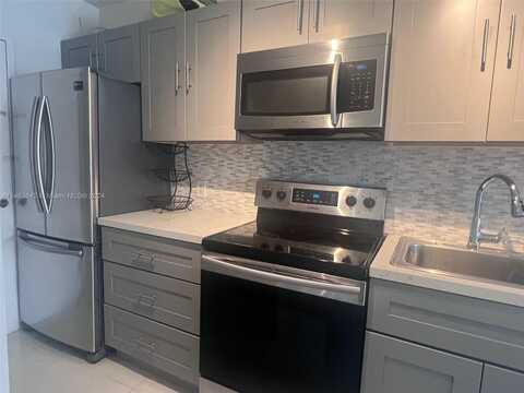 100 Lincoln Rd, Miami Beach, FL 33139