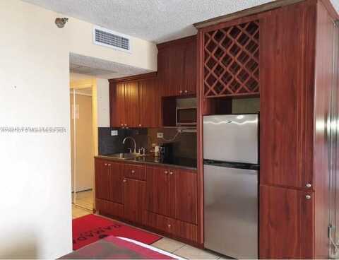 19201 Collins Ave, Sunny Isles Beach, FL 33160