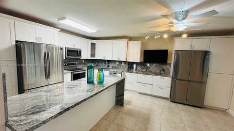 20381 NE 30th Ave, Aventura, FL 33180