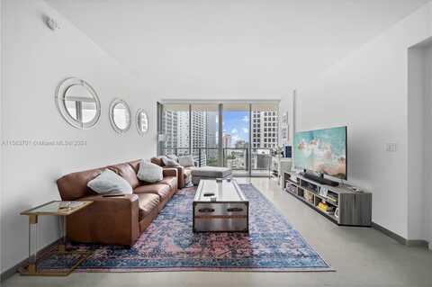 68 SE 6th St, Miami, FL 33131