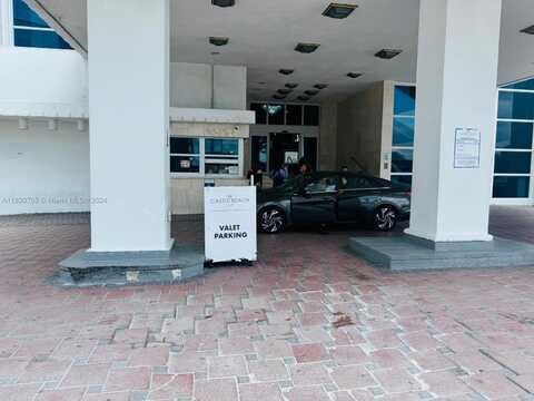 5445 Collins Ave, Miami Beach, FL 33140