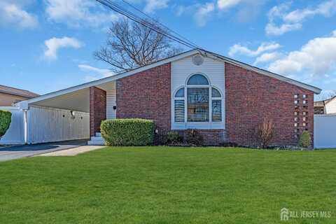 57 Woodshore W, Old Bridge, NJ 07735