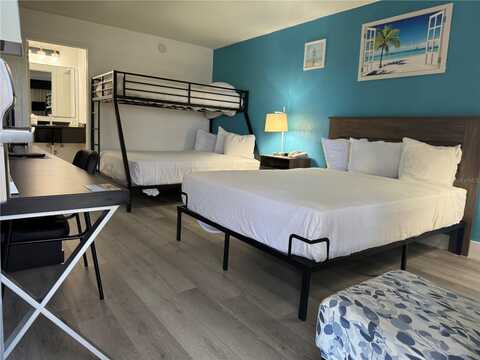 7150 N TAMIAMI TRAIL, SARASOTA, FL 34243