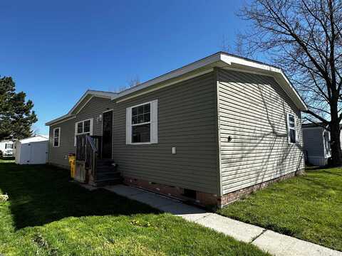 17017 Shrewsbury, Macomb, MI 48044
