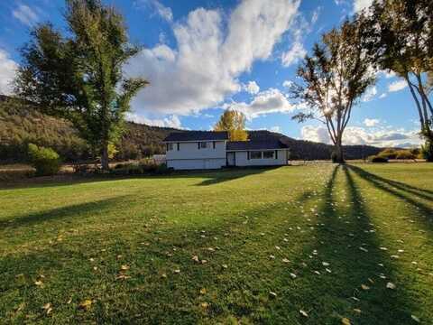 100 NE Jumping Grass Lane, Prineville, OR 97754