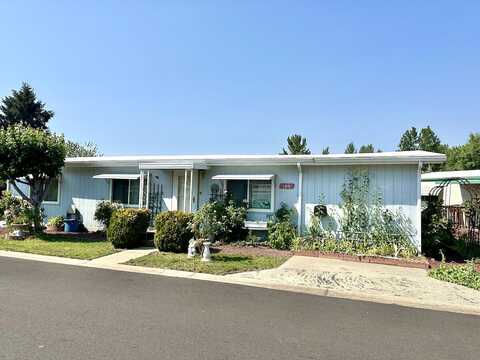 3431 S Pacific Highway, Medford, OR 97501