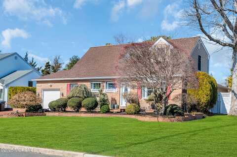 250 Atlantis Avenue, Manahawkin, NJ 08050