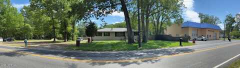 185 W Commodore Boulevard, Jackson, NJ 08527