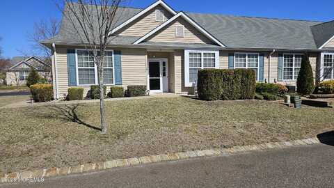 38 Winkle Court, Whiting, NJ 08759
