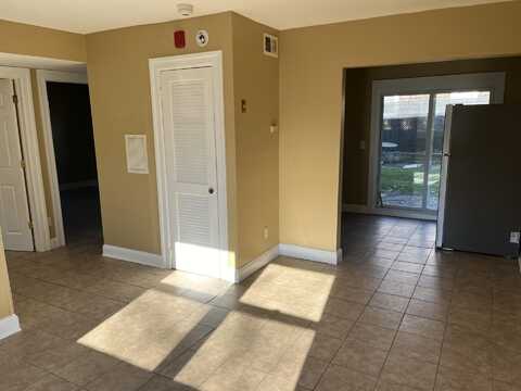 62 Oak St, Westhampton Beach, NY 11978