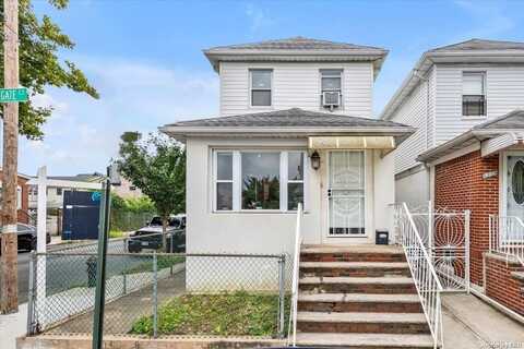 424 Applegate Court, Brooklyn, NY 11223