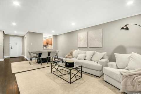 22 Park Pl, Great Neck, NY 11021