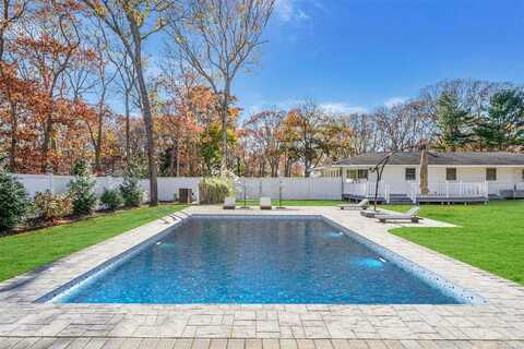6 Rolling Hill Road, Hampton Bays, NY 11946