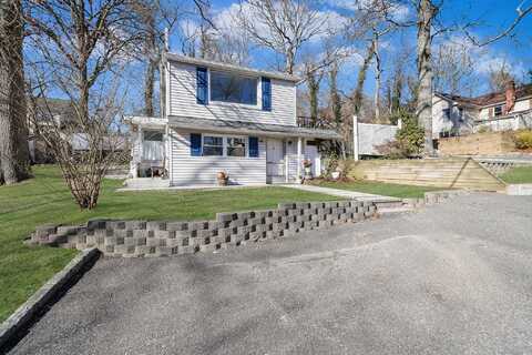 7 Yucca Road, Rocky Point, NY 11778