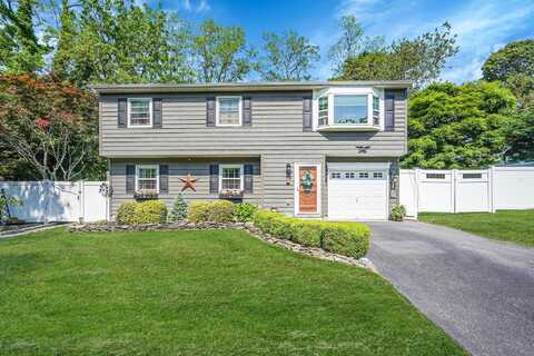 16 Maple Road, Wading River, NY 11792