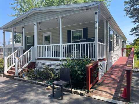 525-26 Riverleigh Avenue, Riverhead, NY 11901