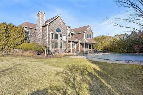 1 Seasons Lane, Southampton, NY 11968