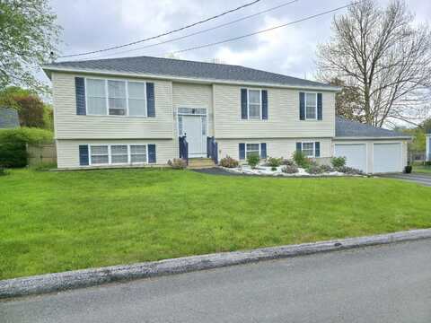 52 Mechanic Street, Winterport, ME 04496