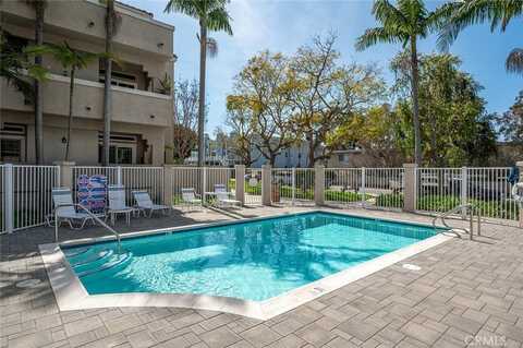 4591 Warner Avenue, Huntington Beach, CA 92649