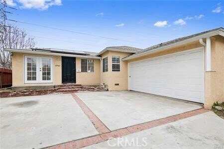 5727 Geyser Avenue, Tarzana, CA 91356