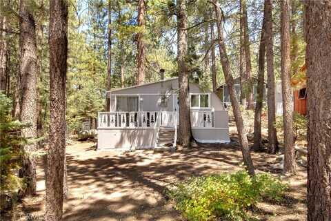 745 Eureka Drive, Big Bear Lake, CA 92315