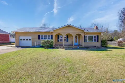 904 Rhodes Street, Hartselle, AL 35640
